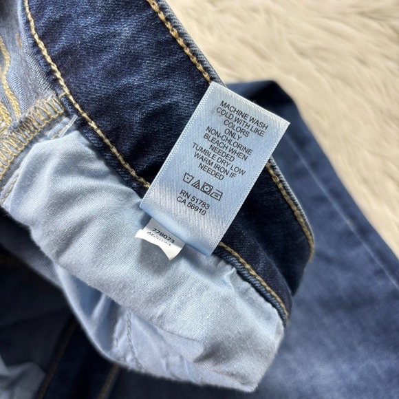 NWT Maurices Women's 18W Medium Wash High Rise Wide Leg Jeans Raw Hems - Picture 6 of 9